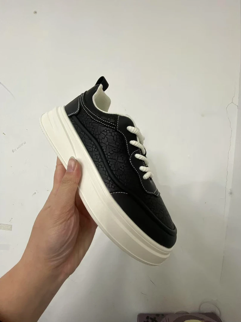 男鞋透气小众设计感休闲板鞋男士轻便潮鞋运动小板鞋  6576