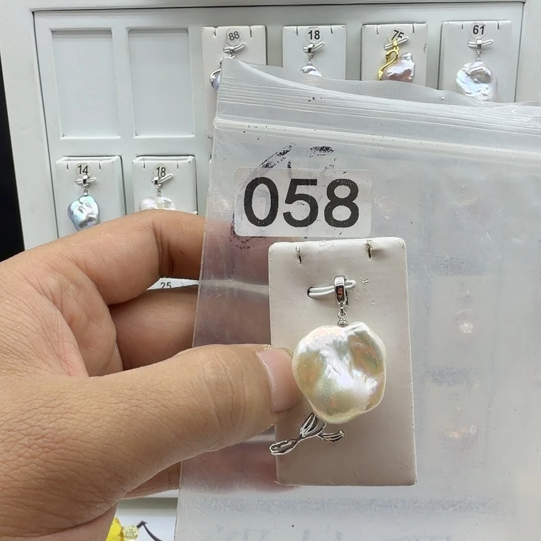 合金淡水珍珠颈饰