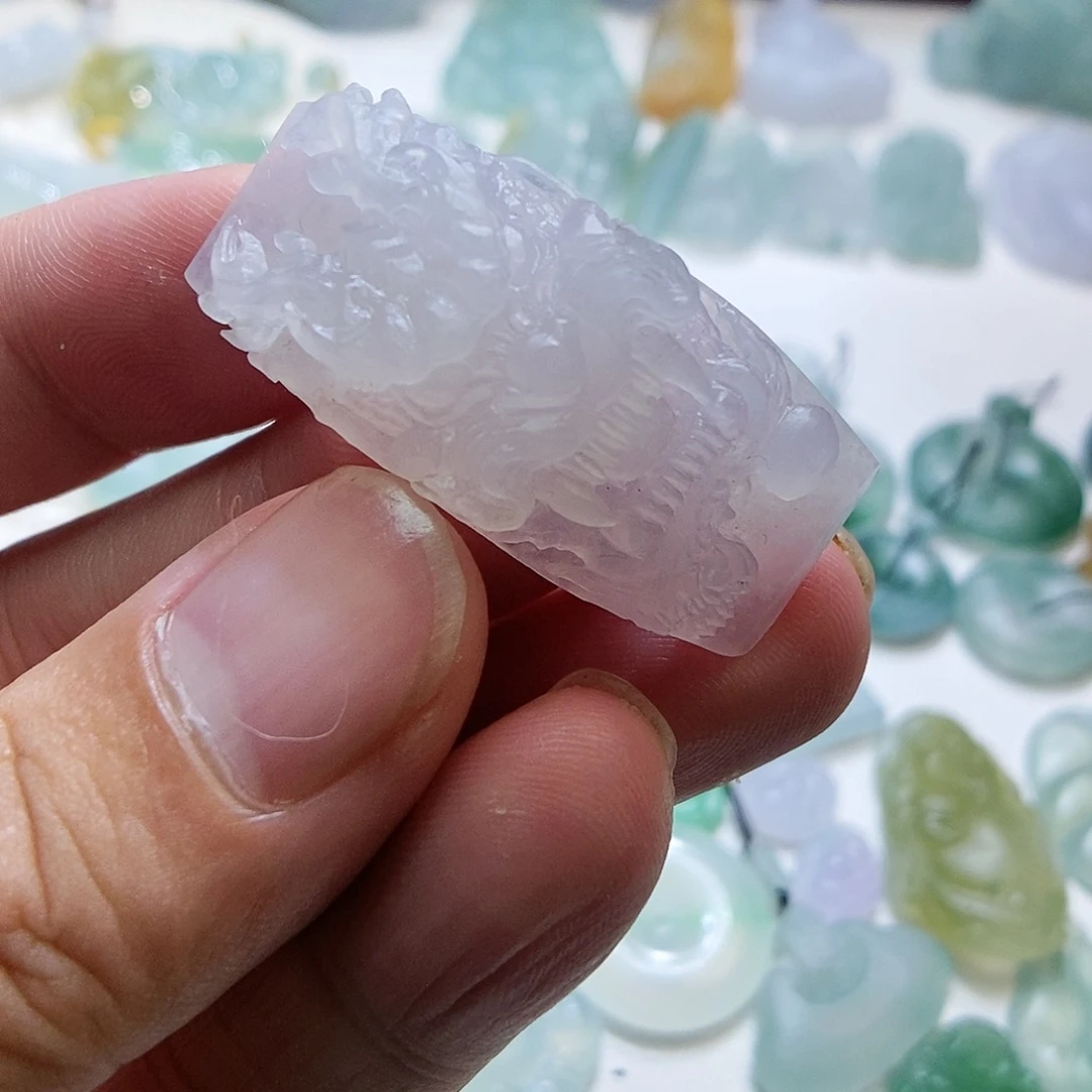 定制翡翠未镶嵌龙头手牌