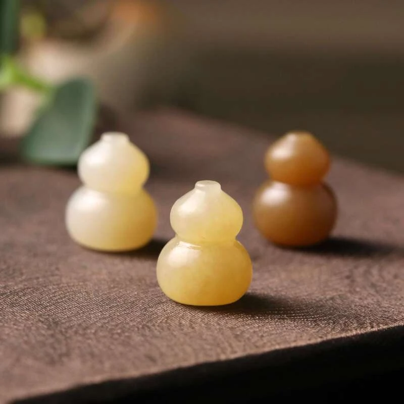 正宗天然上等新疆和田玉糖白葫芦吊坠小奶瓶锁骨链【拍下发其一】