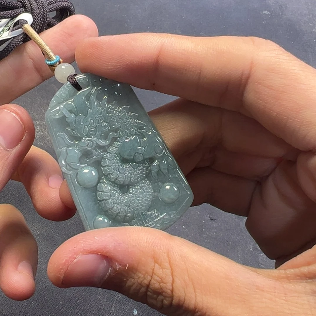 颈饰未镶嵌翡翠多样性