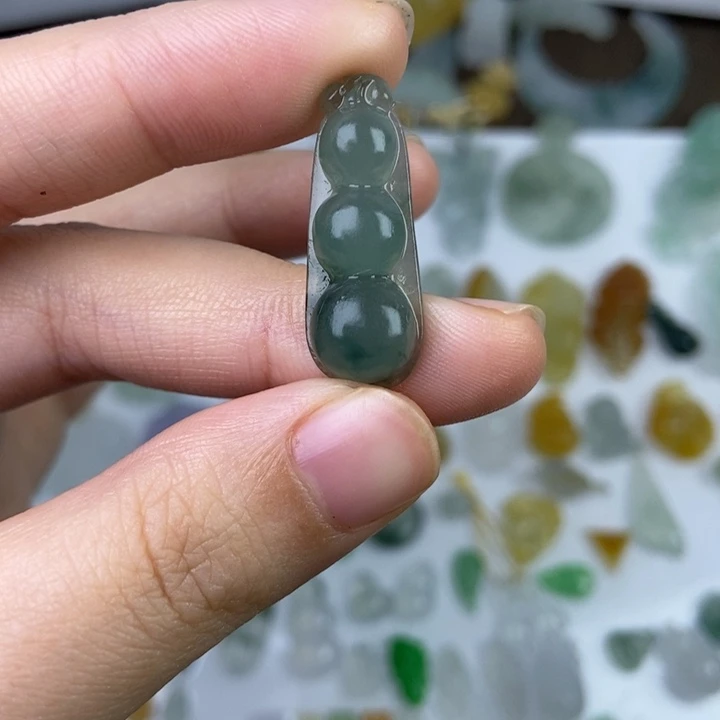 定制翡翠未镶嵌豆子
