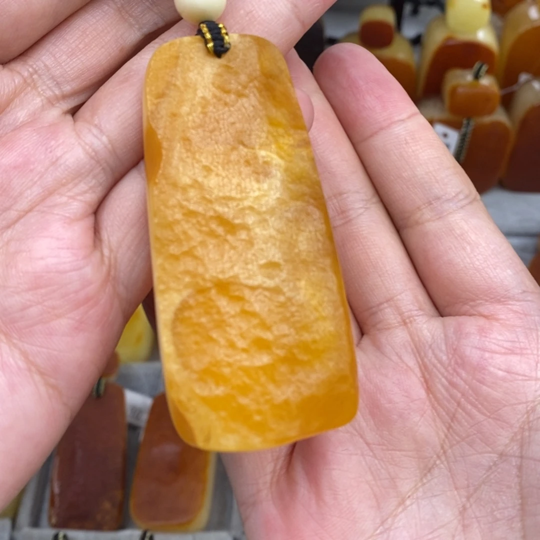 琥珀未镶嵌珠宝奇石