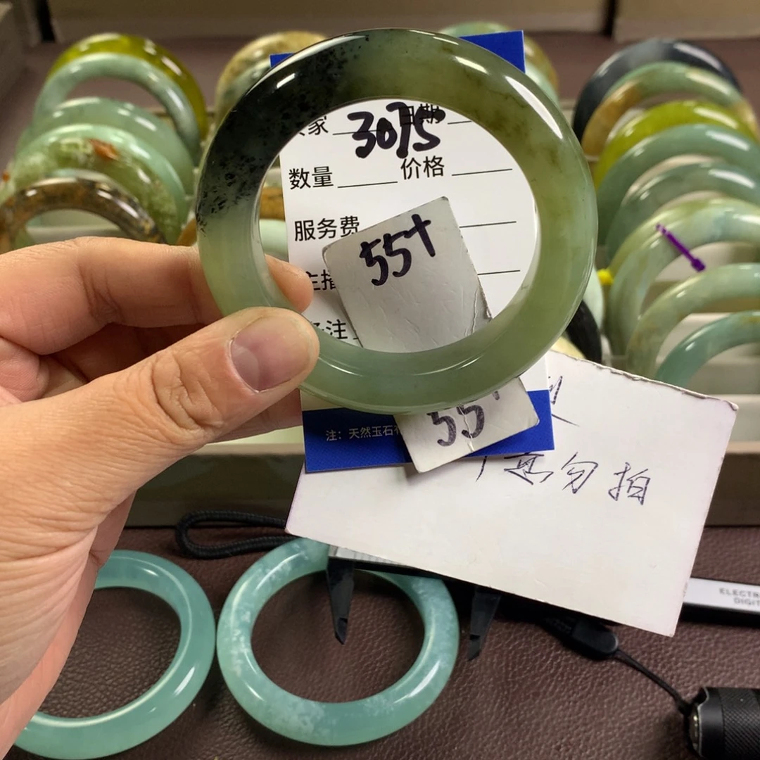 蛇纹石玉未镶嵌手镯3075