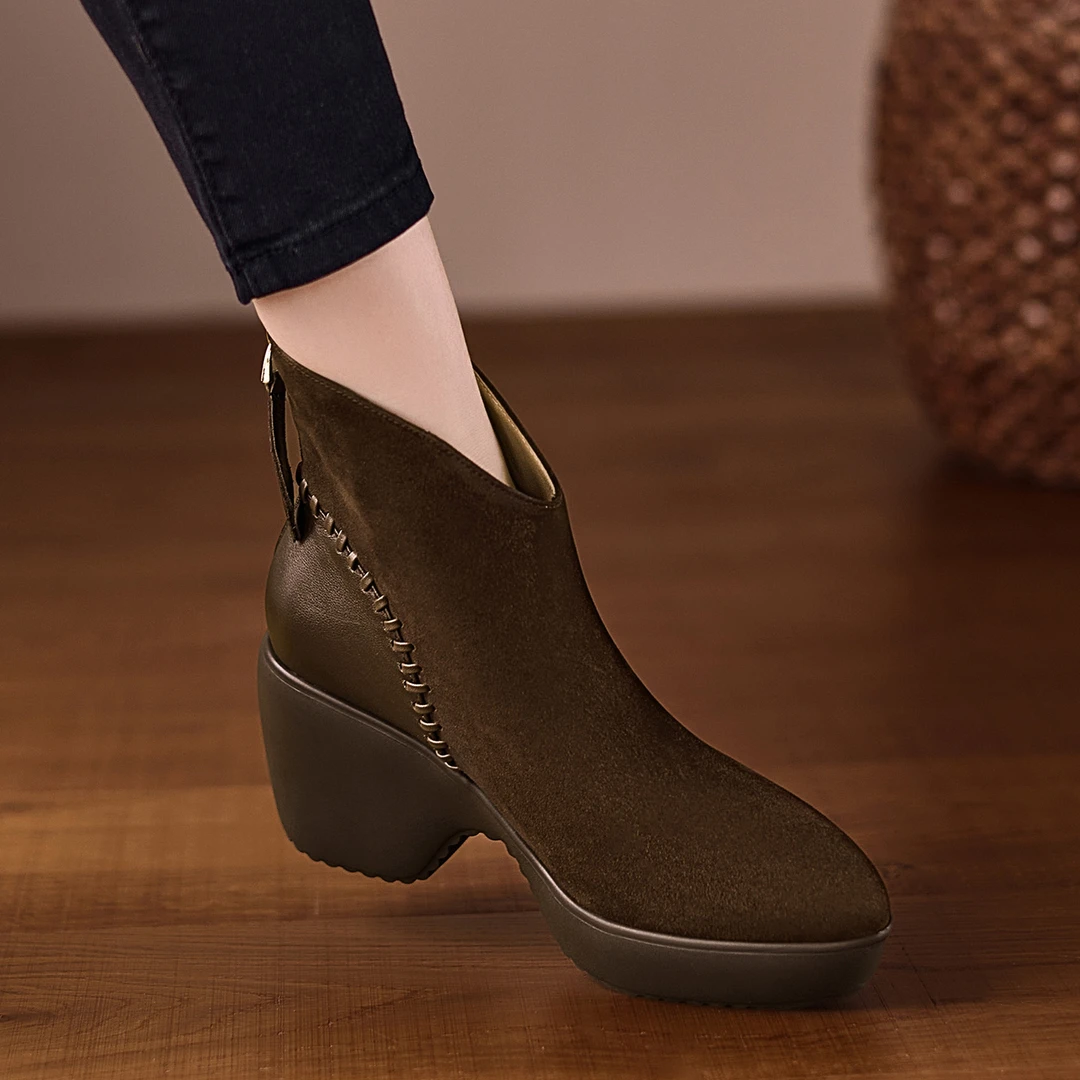 9.5cm小个子久穿不累脚厚底坡跟短靴V口切尔西靴羊猄皮棕色马丁靴