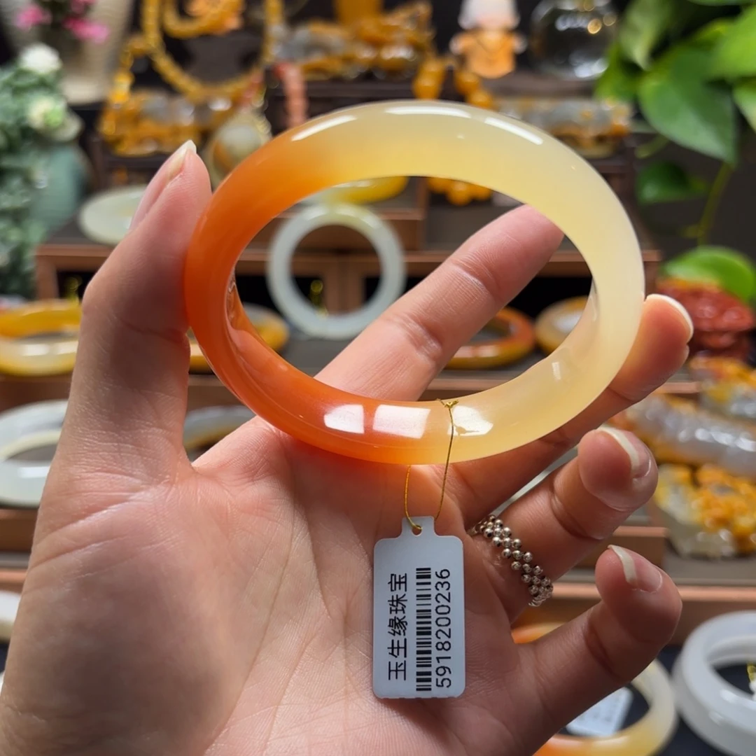 石英质玉（黄龙玉）未镶嵌手镯62.5