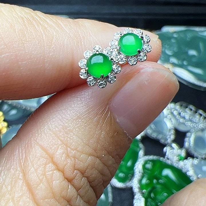 翡翠18K金镶嵌耳饰