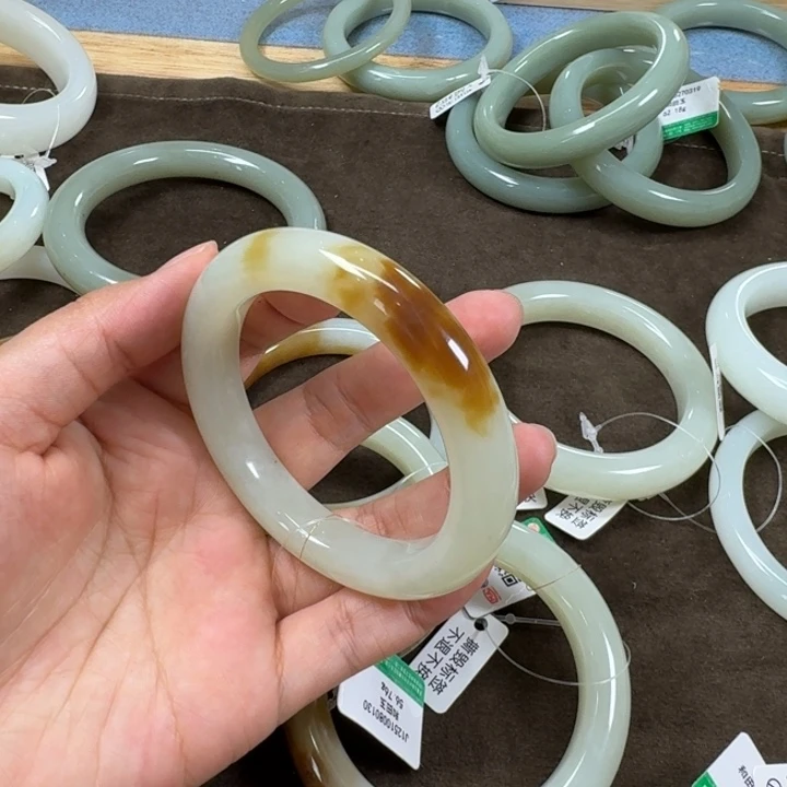 和田玉（糖玉）未镶嵌手链