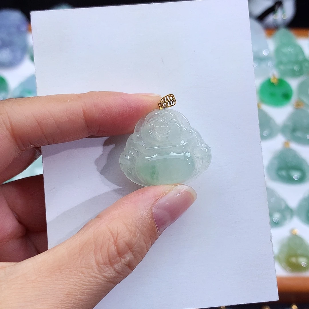 翡翠18K金镶嵌颈饰翡翠吊坠