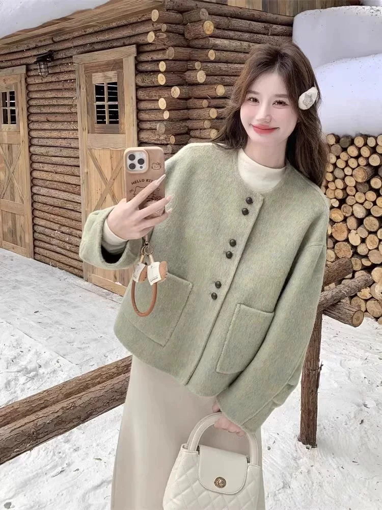 白色25年新款羊毛大衣女短款小个子小香风圆领毛呢羊毛外套美气质