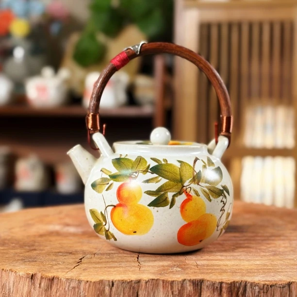 景德镇手绘釉中彩提凉壶300ml