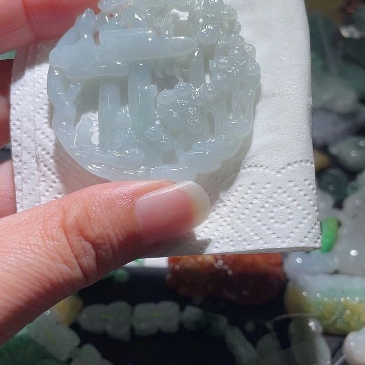 颈饰未镶嵌翡翠天