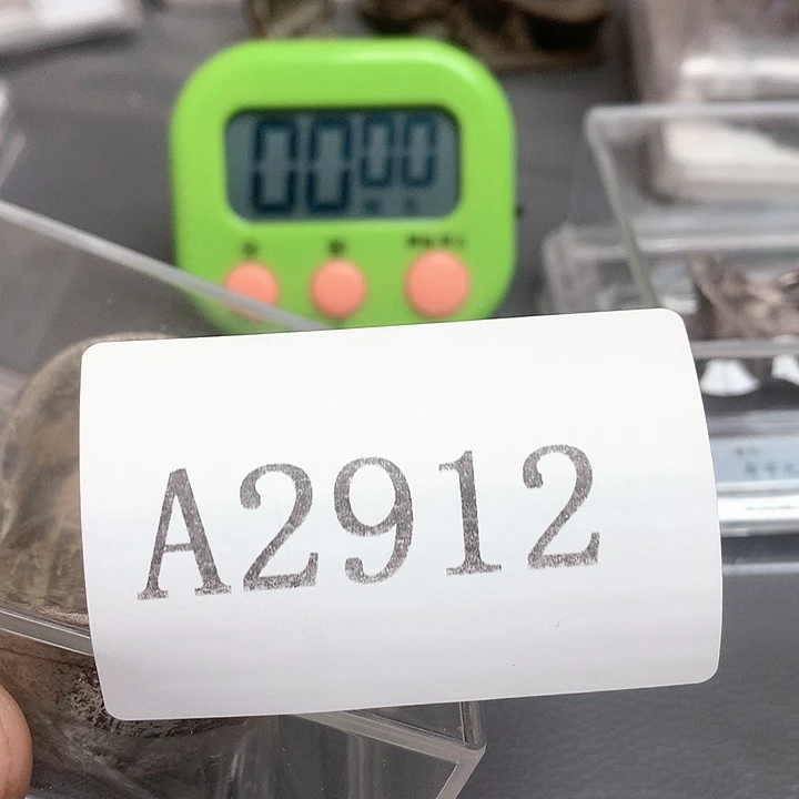 小***哥木摆件111222233444