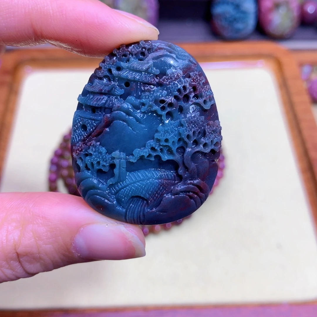 楚***铦玛瑙未镶嵌挂件盐源定制