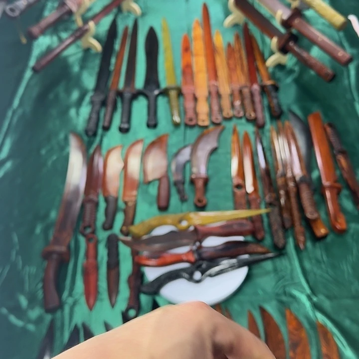 阿***巴树脂制品37公分微凹黄檀木料