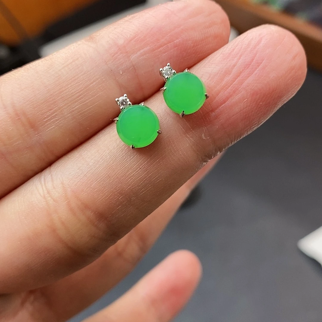 翡翠18K金镶嵌耳饰圆牌耳钉