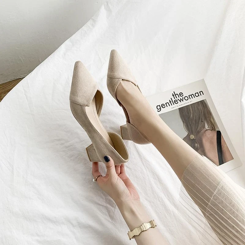 裸色单鞋女2025春秋新款小码女鞋313233中跟粗跟尖头配裙子高跟鞋