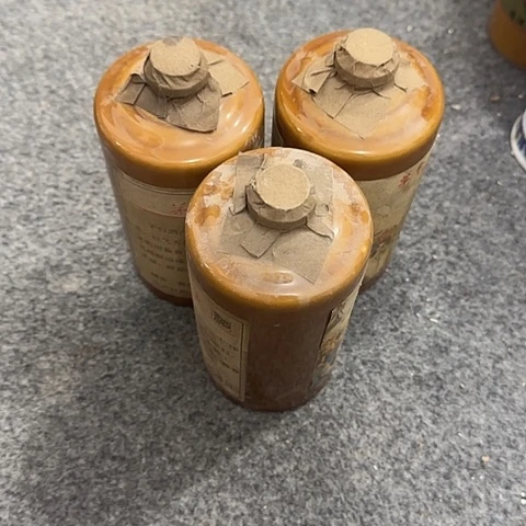 盘子瓶子手工手绘