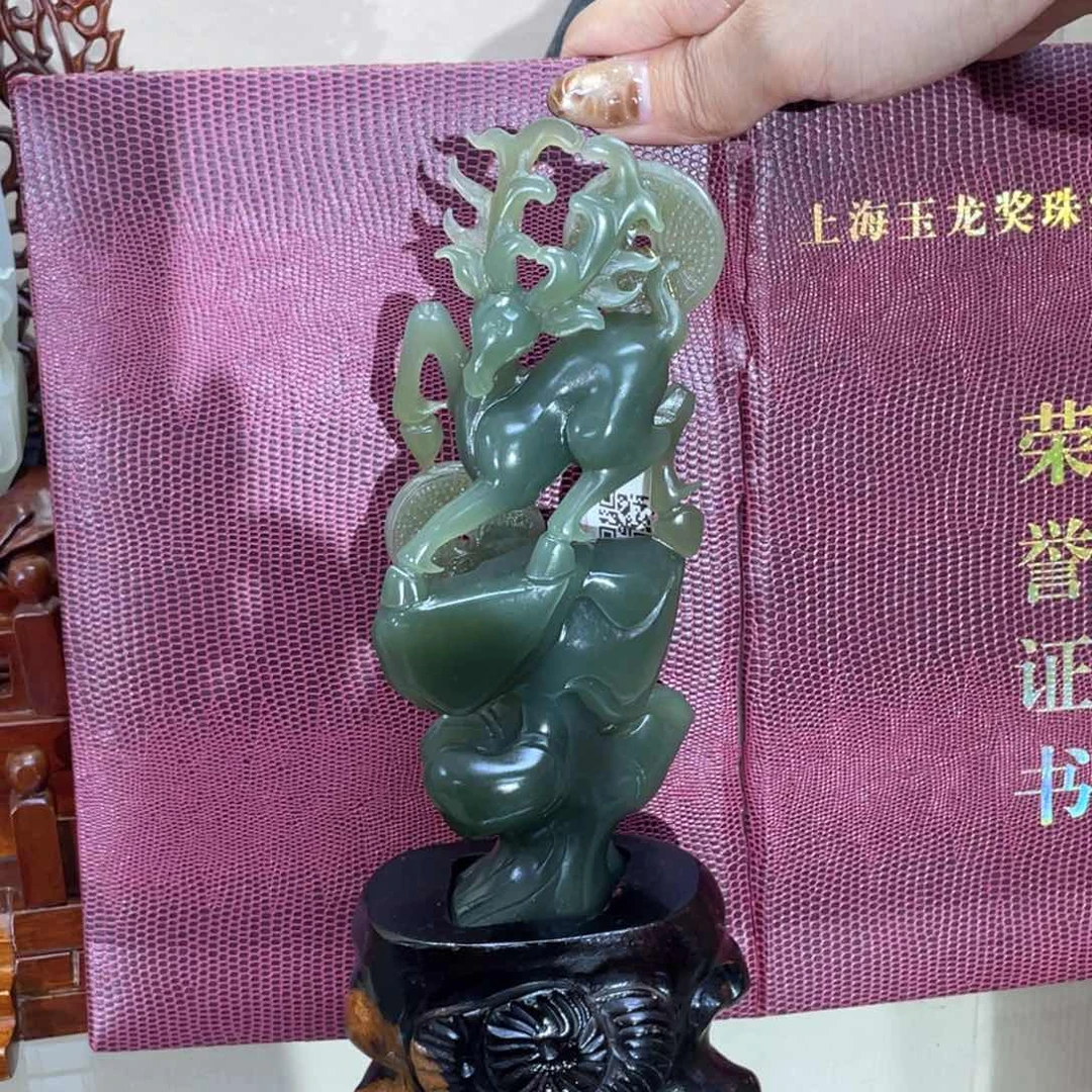 未镶嵌和田玉摆件