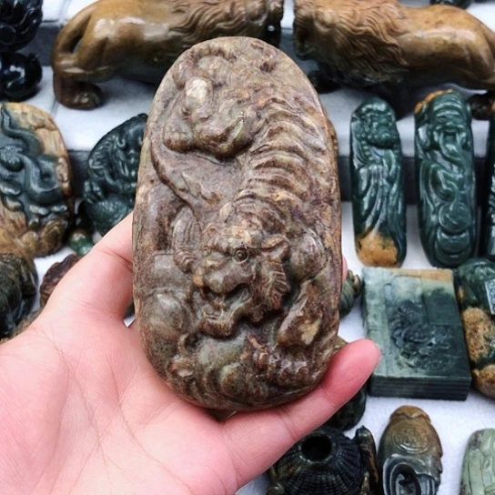 岫岩河磨玉（透闪石质玉）未镶嵌把件