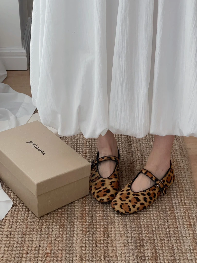 【米梵诺】马毛/2cm/2025 一字带平底浅口圆头玛丽珍鞋豹纹单鞋