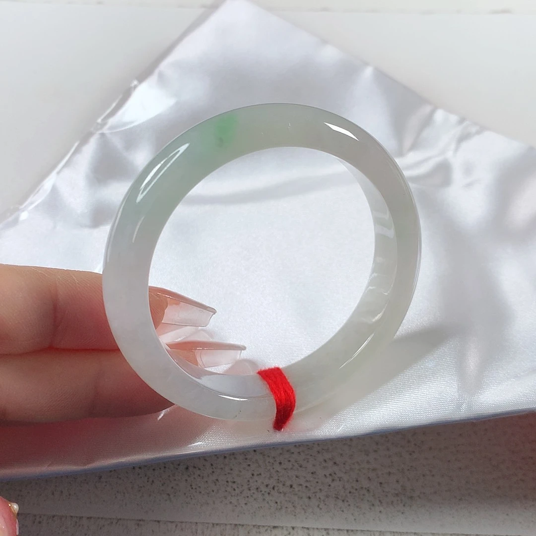 翡翠手镯未镶嵌⑧⑤