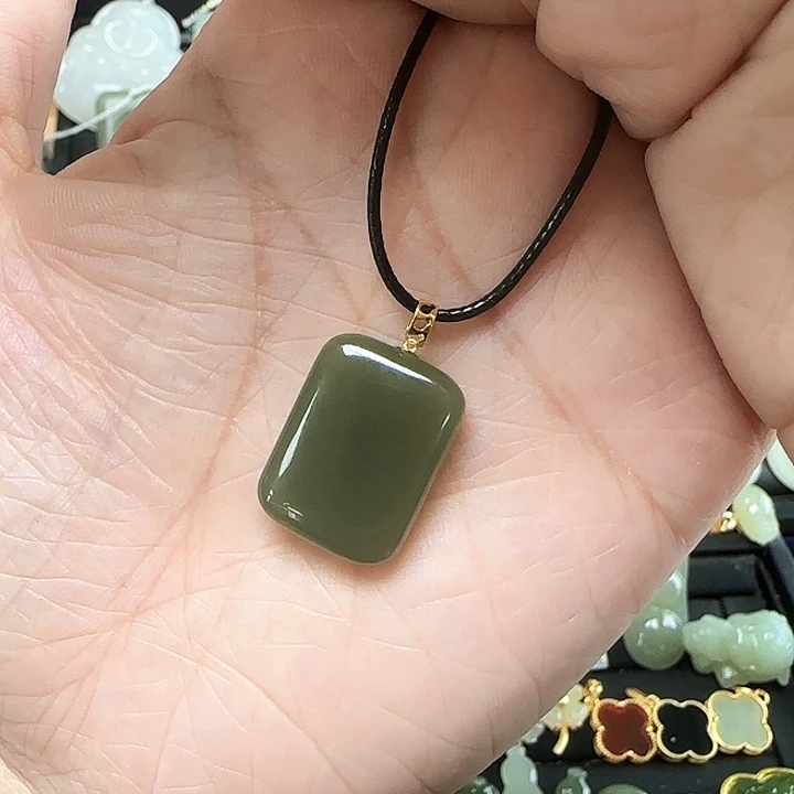 和田玉18K金镶嵌吊坠(不含链)云****发