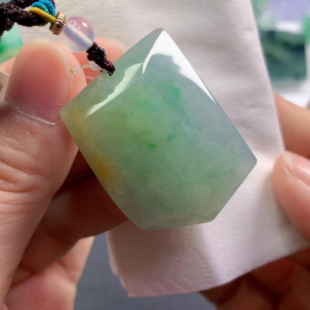 【闪购商品】翡翠吊坠(不含链)未镶嵌