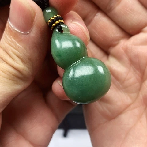 翡翠未镶嵌颈饰枝****閤缅甸翡翠手工葫芦