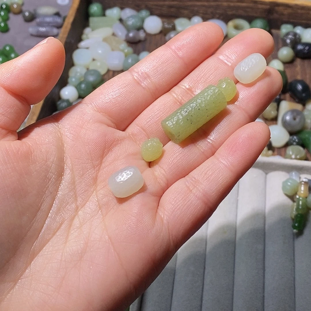 和田玉颈饰未镶嵌阳**鹿