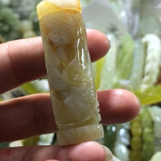 岫玉未镶嵌吊坠吊坠
