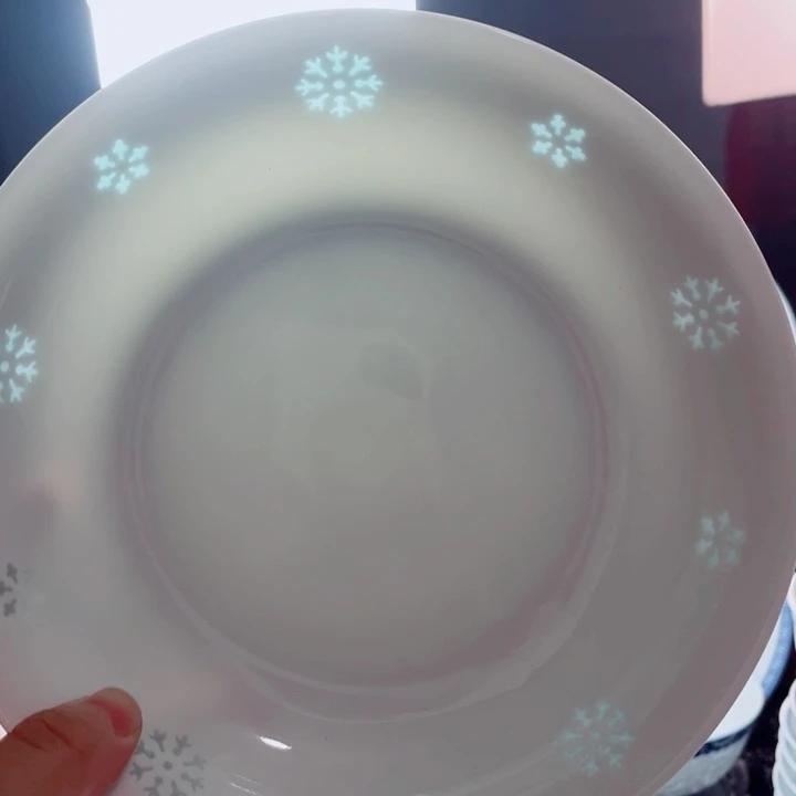 青花玲珑8寸窝盘雪花雕刻