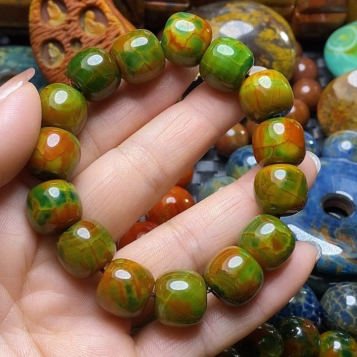 乐***颜玛瑙/玉髓未镶嵌颈饰