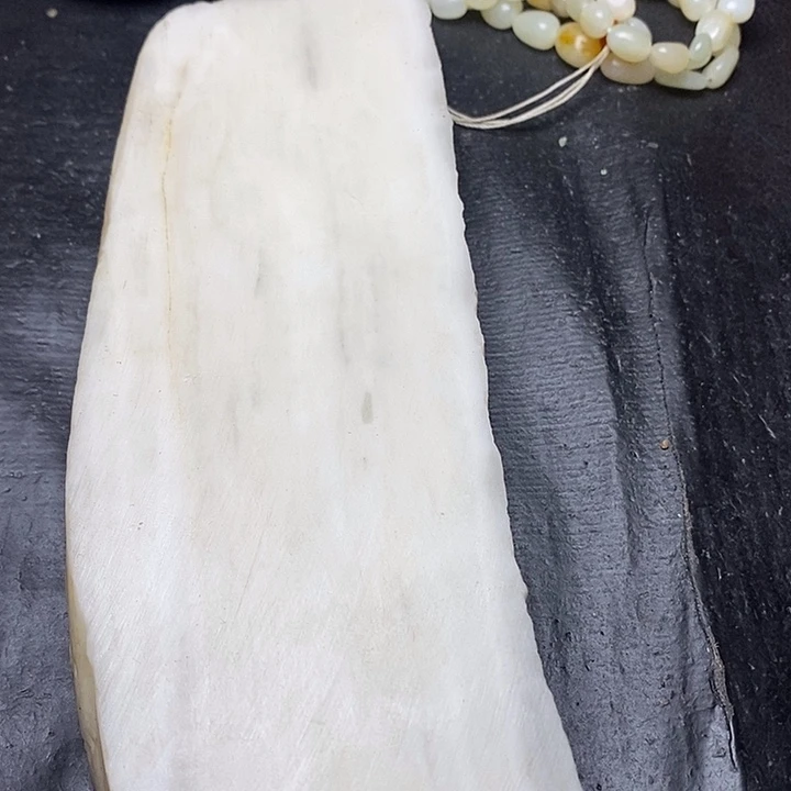 和田玉未镶嵌耳饰