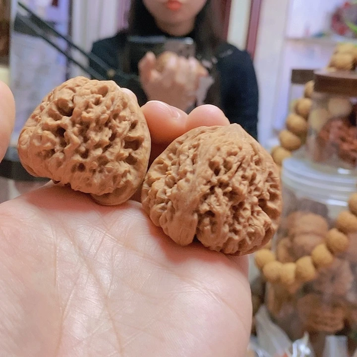 【闪购商品】文玩核桃把件42平谷凹底