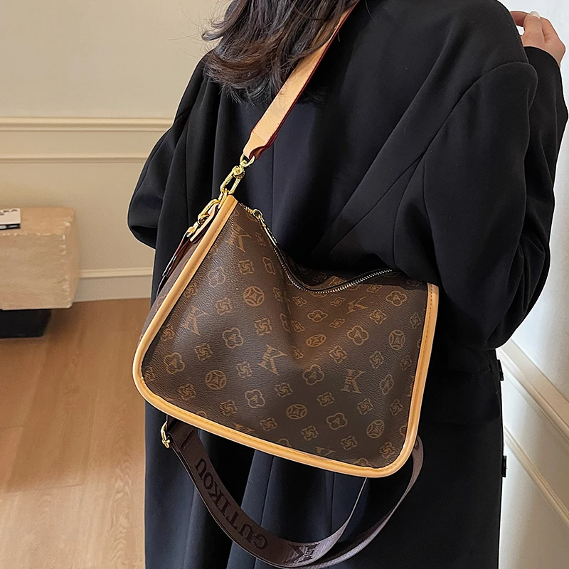 高级感包包女洋气新款潮时尚印花腋下包大容量百搭网红单肩斜挎包