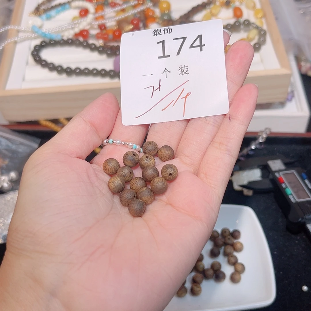 未镶嵌珠宝半成品水晶174 。