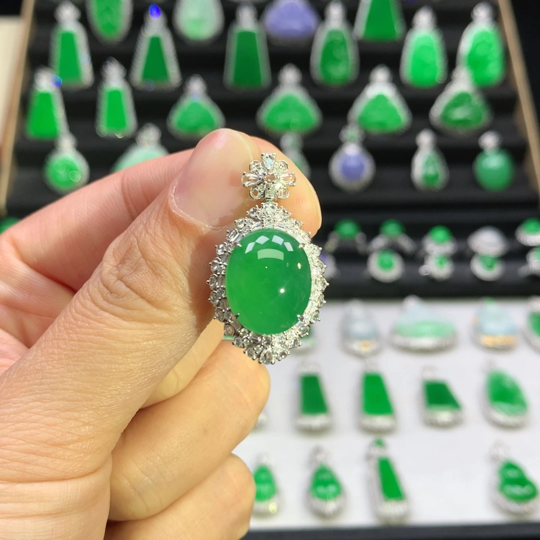 翡翠吊坠(不含链)18K金镶嵌