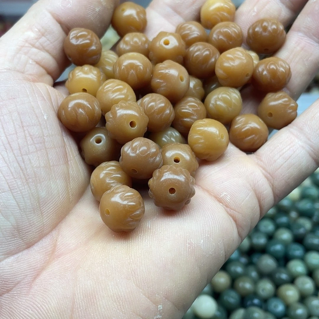 白玉菩提吊坠13吞噬30颗➕灯牌宠10颗