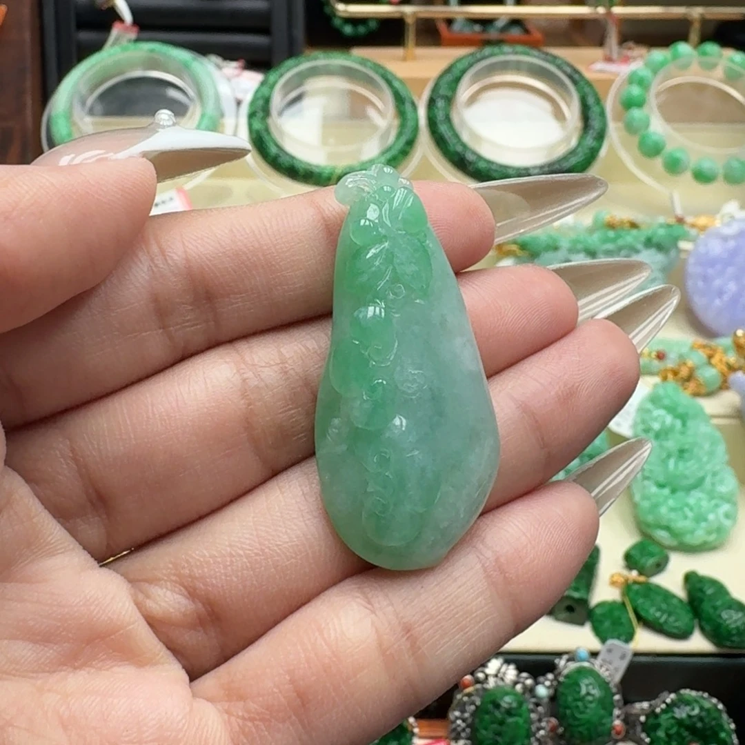 翡翠未镶嵌颈饰翡翠吊坠