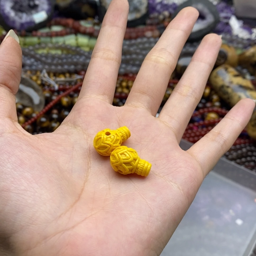 玛瑙/玉髓未镶嵌珠宝半成品两个装雄黄沙三通