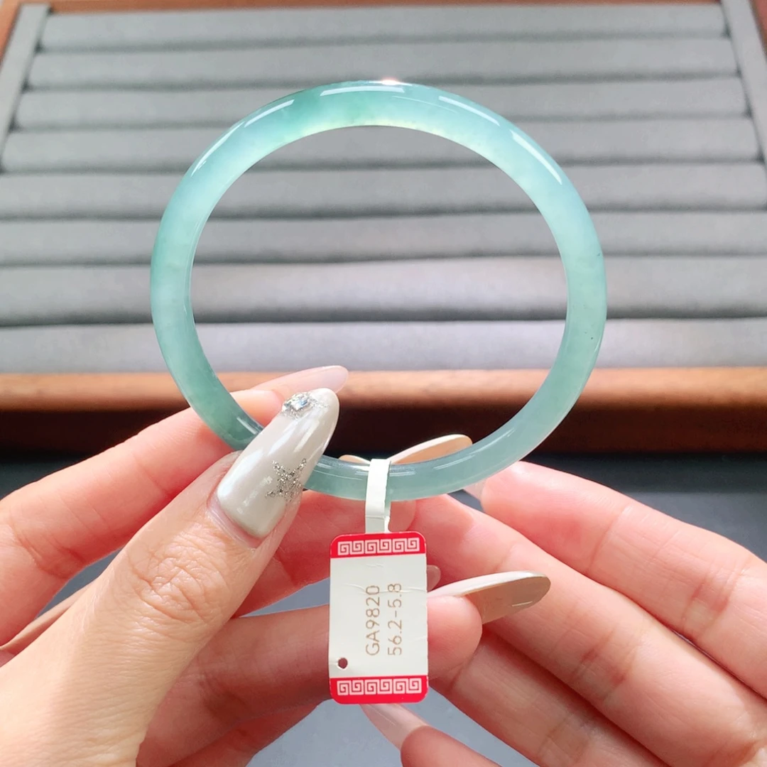 翡翠未镶嵌手镯天然