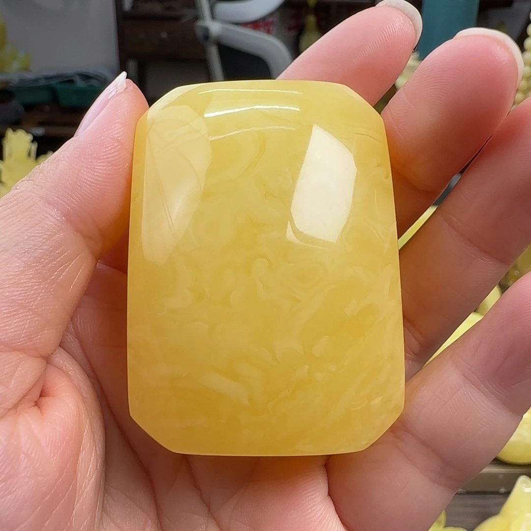 蜜蜡未镶嵌珠宝奇石