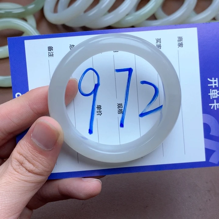 和田玉未镶嵌手镯51