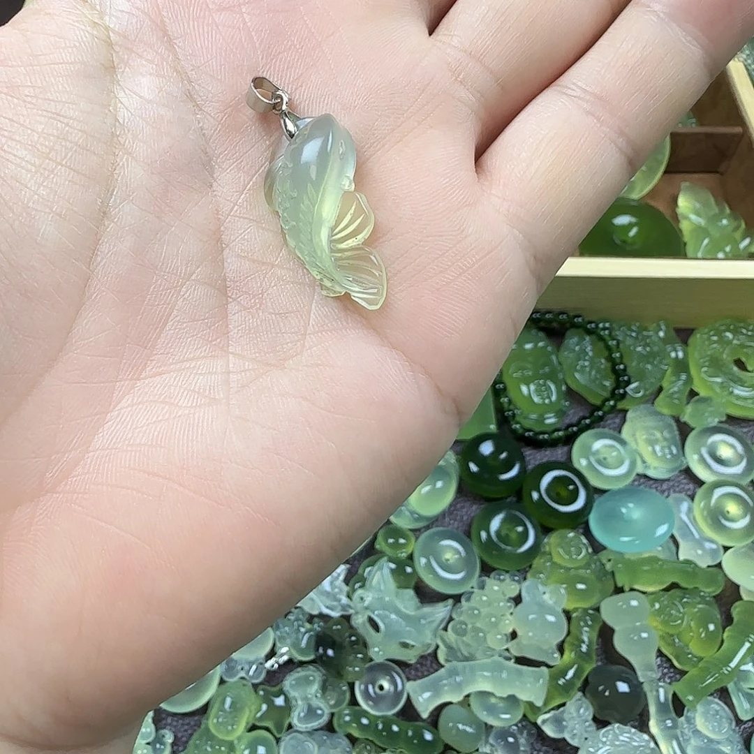 蛇纹石玉未镶嵌岫玉吊坠