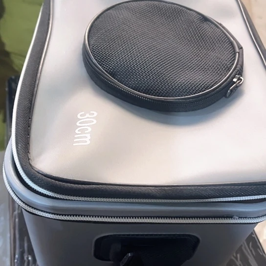 一体活鱼桶30厘米一个。