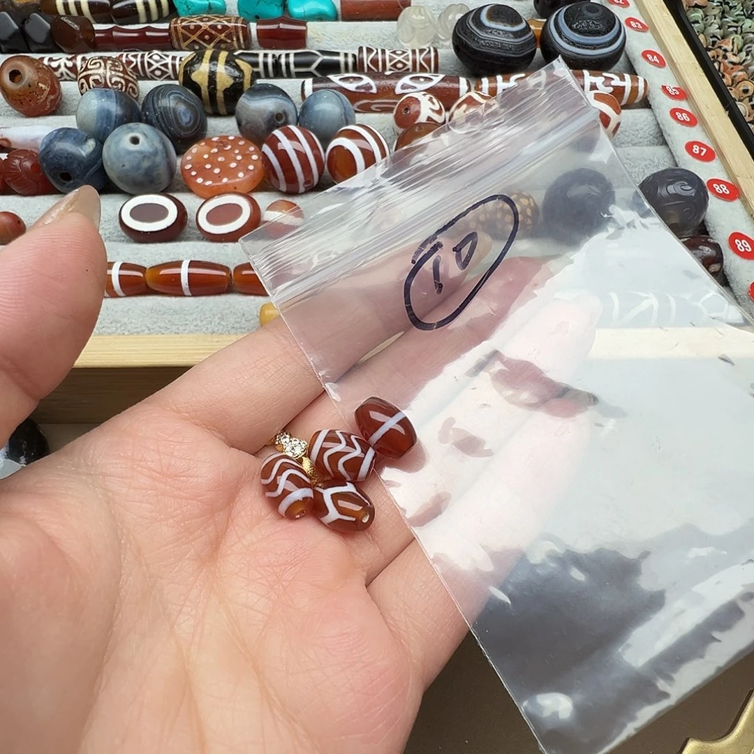 吉****玛瑙/玉髓未镶嵌珠宝半成品