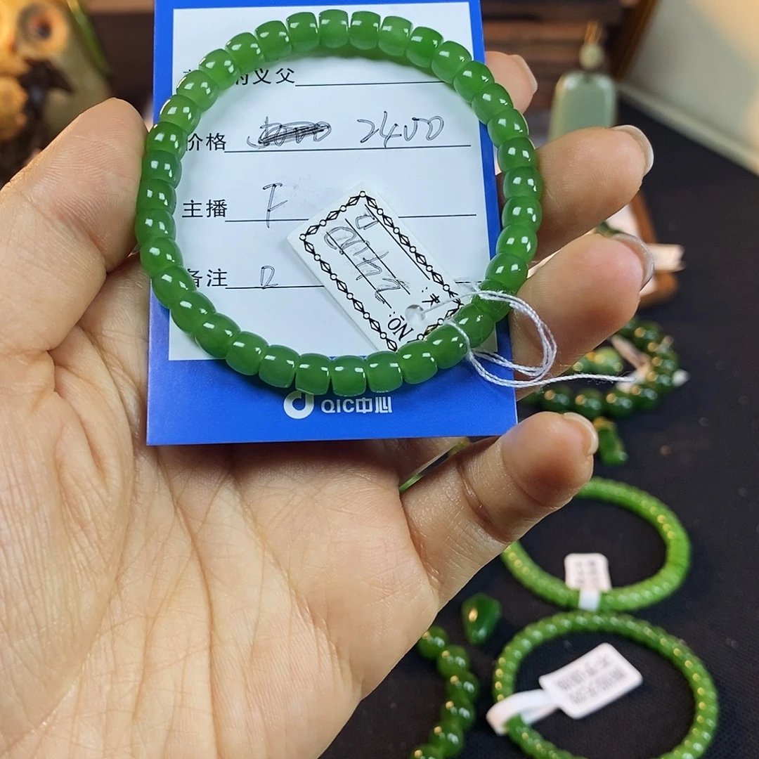 秋***夏和田玉未镶嵌颈饰