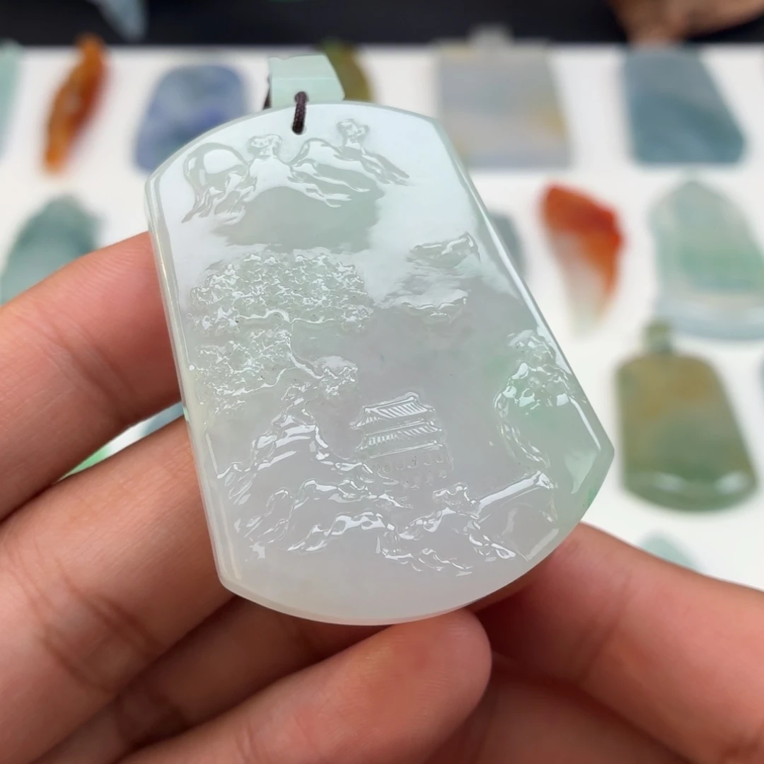 定制翡翠未镶嵌飘绿山水