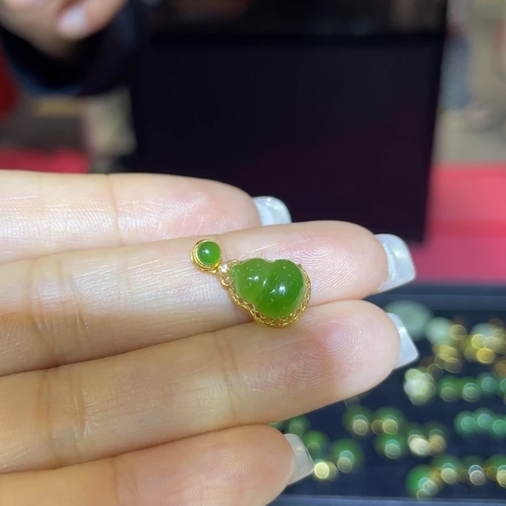 和田玉18K金镶嵌颈饰